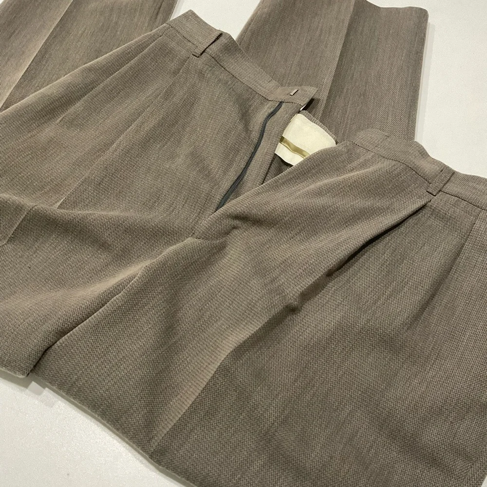 🌼🌼Haggar Men’s Pleated Wrinkles Free Pants, 40x32